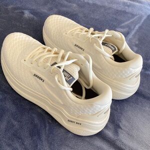 Brooks Women's Ghost 2 Max Cream Athletic Shoes